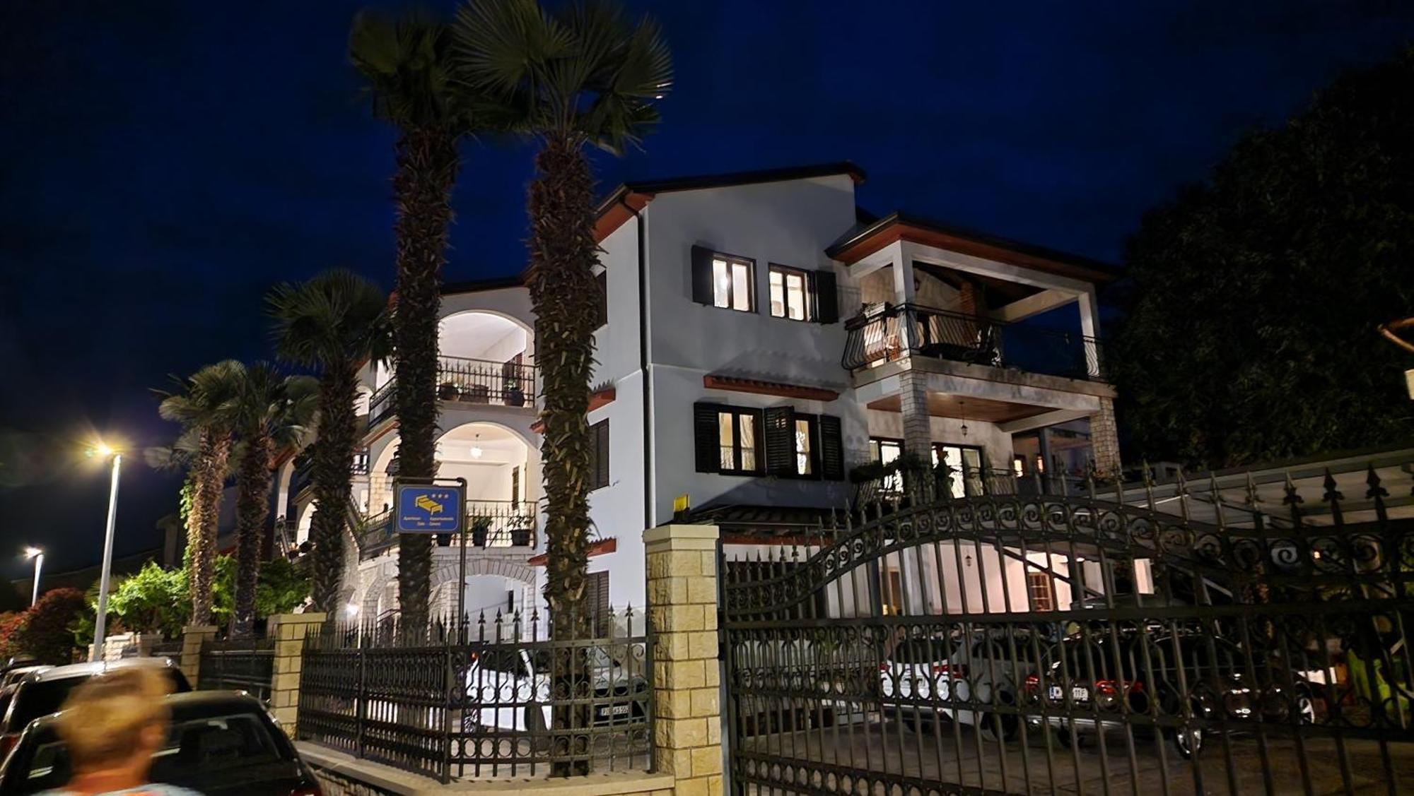 Apartments Modrusan Rovinj Exterior photo