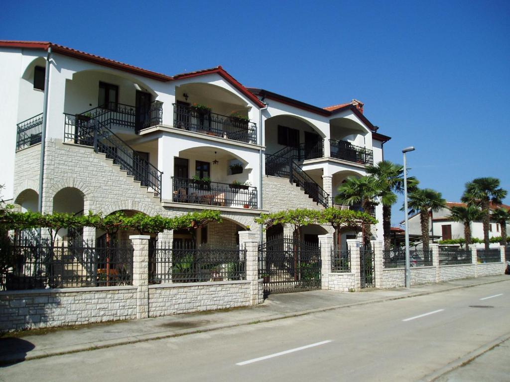 Apartments Modrusan Rovinj Exterior photo