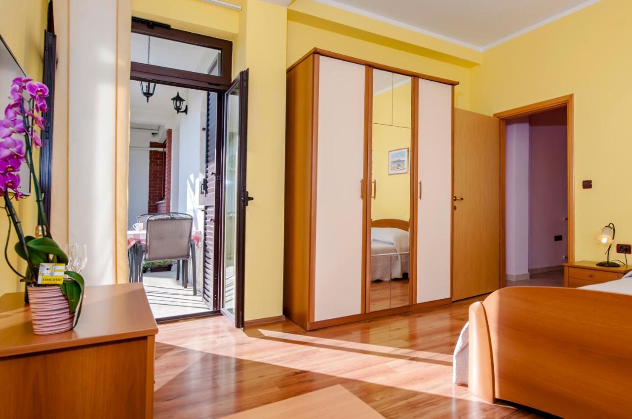 Apartments Modrusan Rovinj Exterior photo
